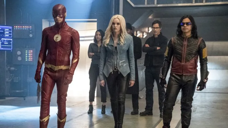 Team Flash Prepares for an Attack in New Photos