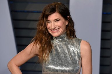 Kathryn Hahn to Star in HBO Comedy Pilot Mrs. Fletcher