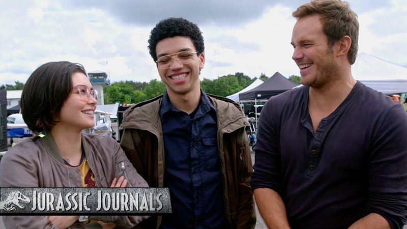 Chris Pratt Interviews Jurassic World: Fallen Kingdom Stars
