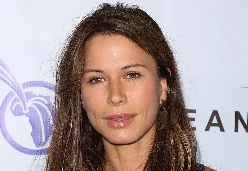 Rhona Mitra Cast For Villain Role In Supergirl Season Four