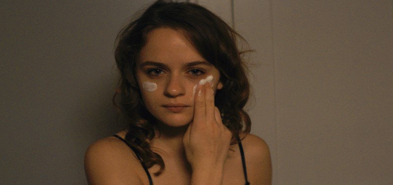 New Trailer and Poster For Joey King-Starring Family Drama Summer '03