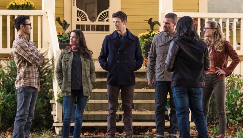 First Elseworlds Photos Bring the Heroes Together