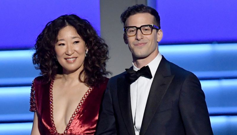 Sandra Oh and Andy Samberg to Co-Host Golden Globe Awards 2019
