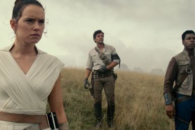 14 High-Res Star Wars: The Rise of Skywalker Photos Revealed!