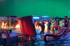 Avatar Sequel Behind-the-Scenes Photo Features James Cameron Wielding a 3D Camera