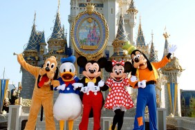 Disney World & Universal Orlando Theme Parks Unveil Reopening Strategy