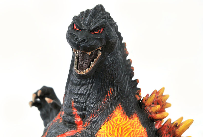 Diamond Select Toys Reveals Godzilla & Iron Giant Comic-Con Figures