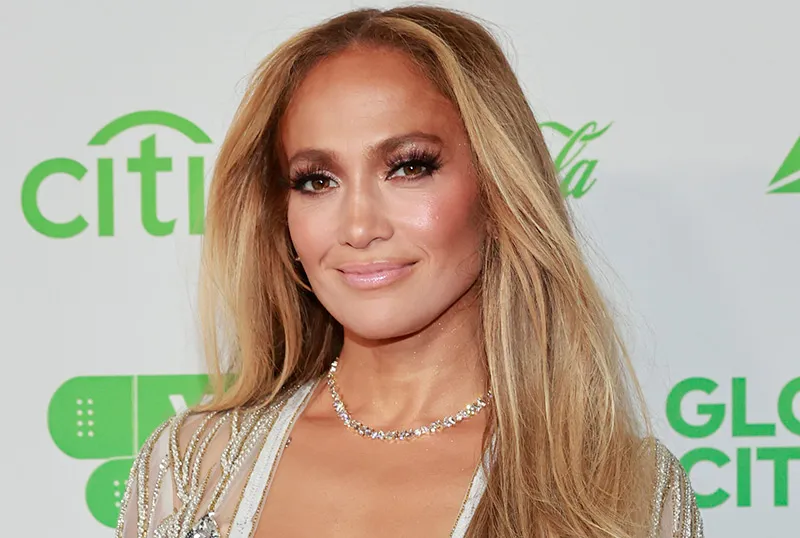 Jennifer Lopez Signs First Look TV & Film Deal with Netflix