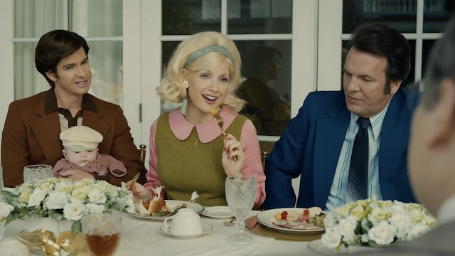 The Eyes of Tammy Faye Featurette Debut - Assembling the Congregation