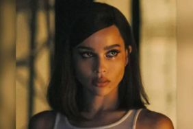 Zoë Kravitz Hints at 'Out of this World' Performance by Robert Pattinson in The Batman