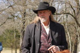 Desperate Riders Clip From Western Starring Trace Adkins