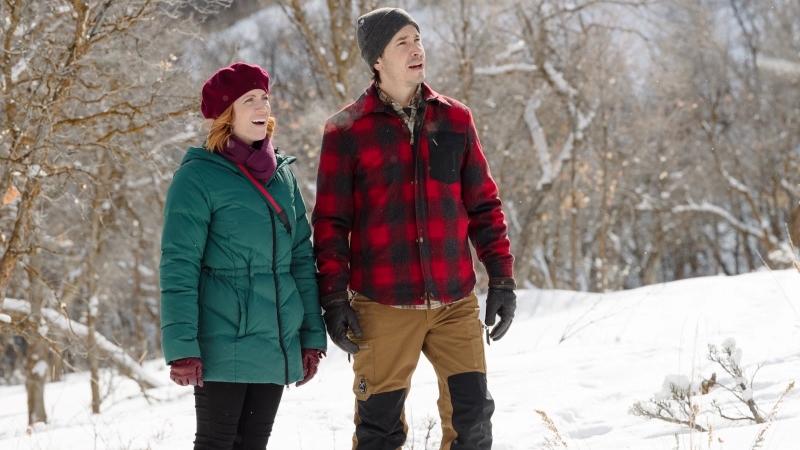 Brittany Snow, Justin Long Find Love in Christmas with the Campbells Trailer