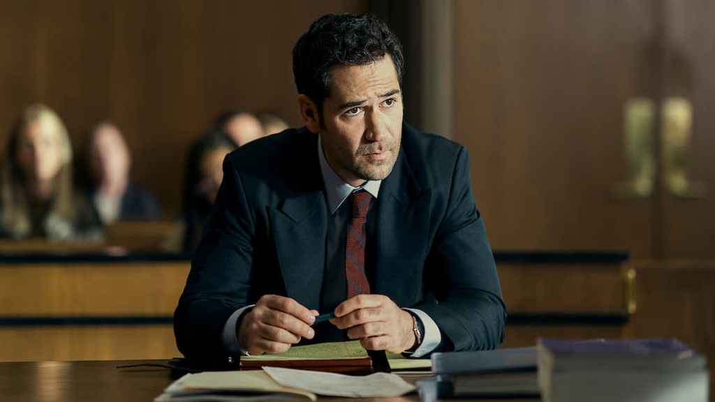 The Lincoln Lawyer Season 3 Set by Netflix