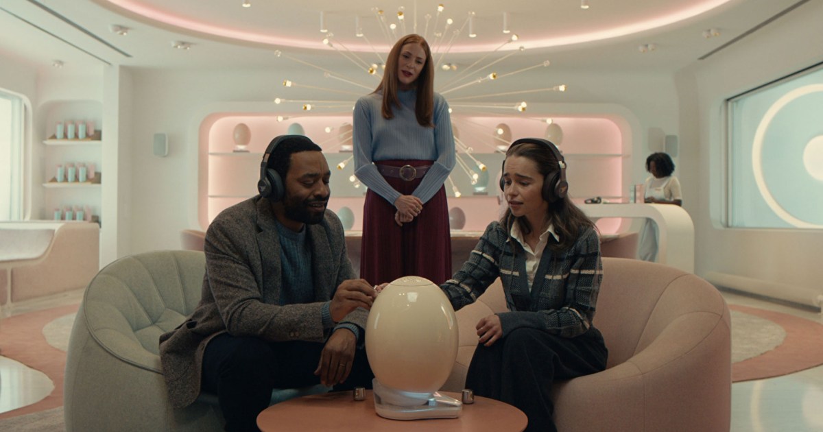 La bande-annonce de la génération de pods montre qu’Emilia Clarke et Chiwetel Ejiofor essaient une nouvelle façon d’être parent