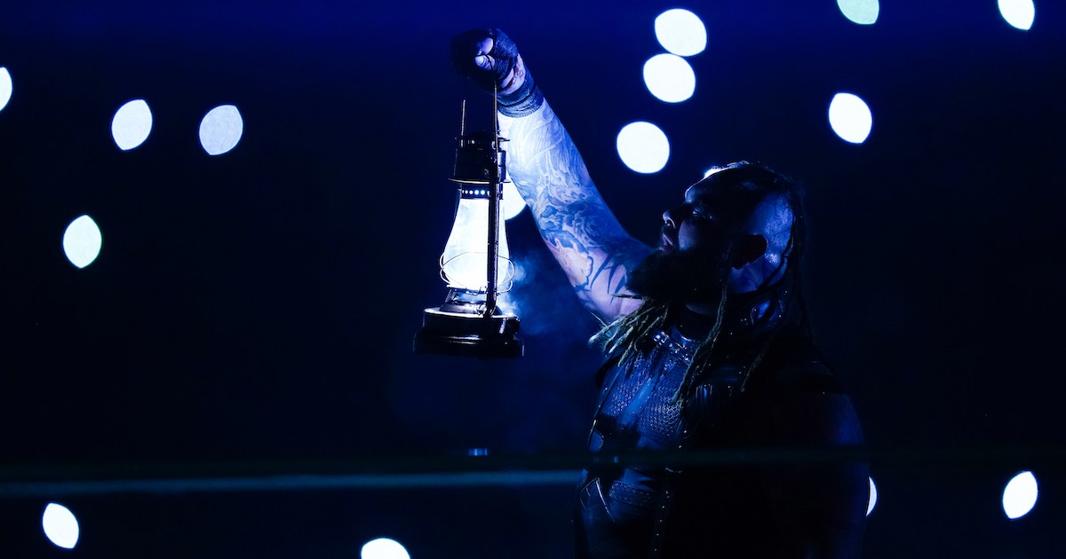 Dwayne Johnson et les stars de la WWE rendent hommage à Bray Wyatt
