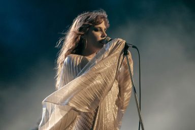 Daisy Jones & The Six: Stevie Nicks Reacts to Fleetwood Mac-Inspired Amazon Series