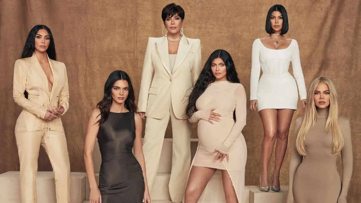 The Kardashians Season 3 Streaming Watch & Stream Online via Hulu