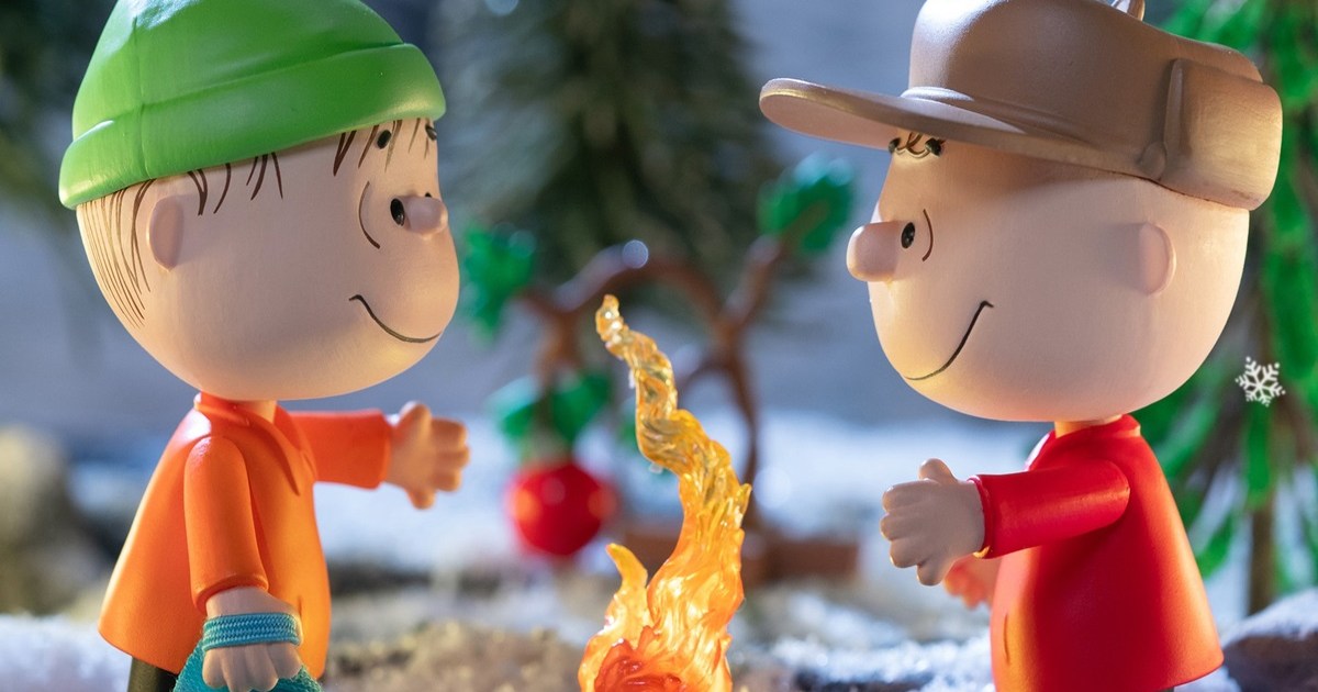 L’ensemble de figurines Super7 Charlie Brown ReAction célèbre Noël