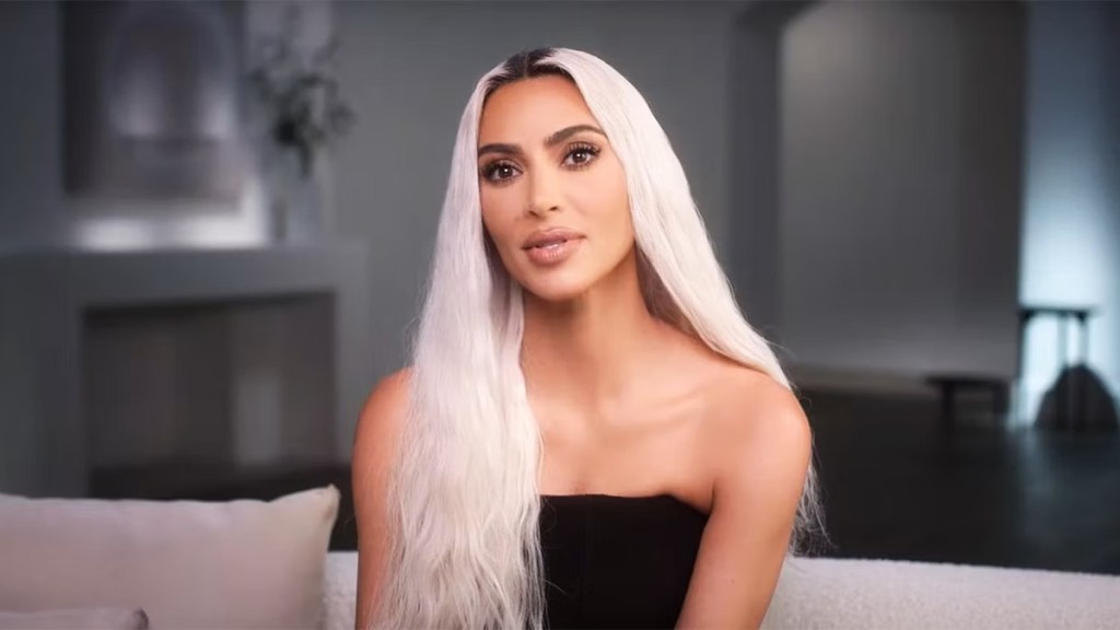 The Kardashians Season 4 Episode 7 Streaming: How to Watch & Stream Online