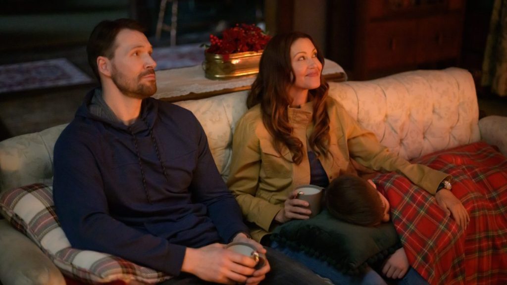 A Home for the Holidays Trailer Sets Digital Release Date for Romantic Comedy