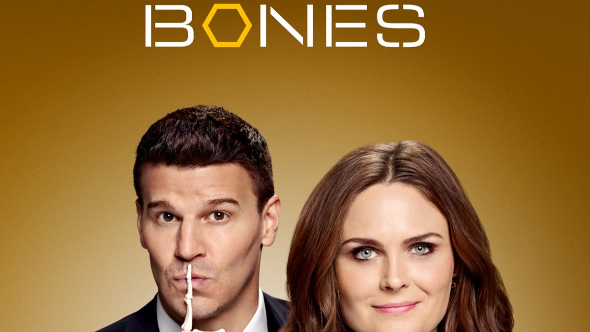 Bones - Emily Deschanel (Dr. Temperance Brennan) and Tamara Taylor (Dr. Camille  Saroyan)