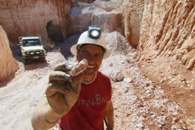 Dirty Jobs Season 7 Streaming: Watch & Stream Online via HBO Max