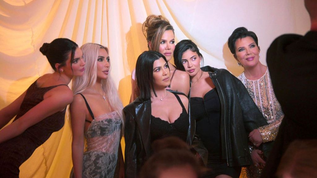 Keeping Up with the Kardashians Season 6 Streaming