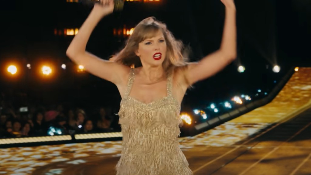 taylor swift what did brittany mahomes say shout after super bowl