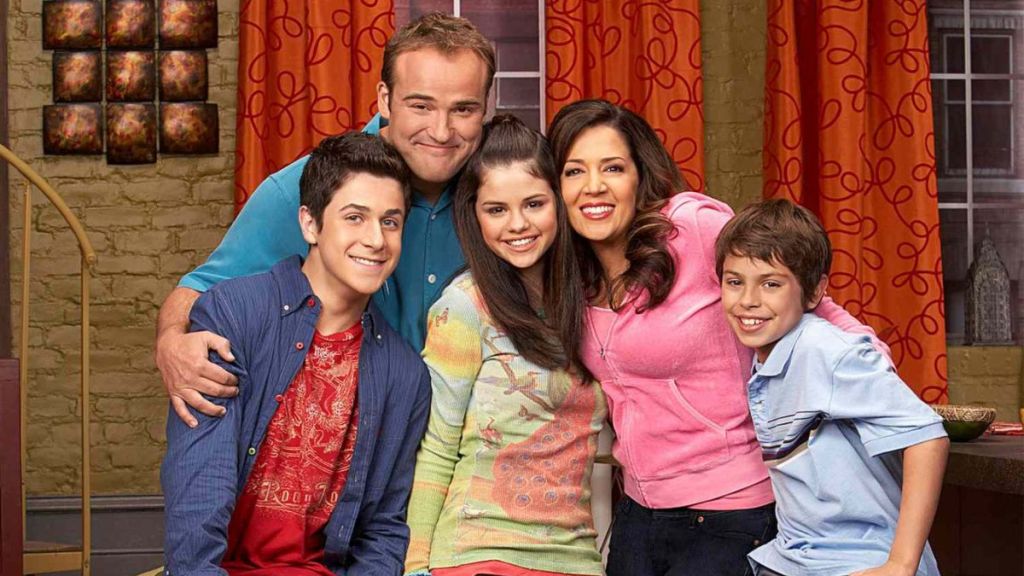 Wizards of Waverly Place Season 1 Streaming: Watch & Stream Online via Disney Plus