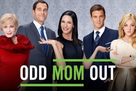 Odd Mom Out Season 1