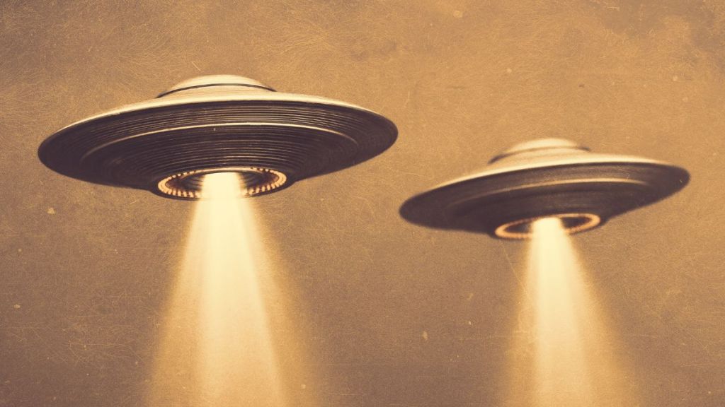 Best Documentaries About Aliens: The Phenomenon, Love & Saucers & More