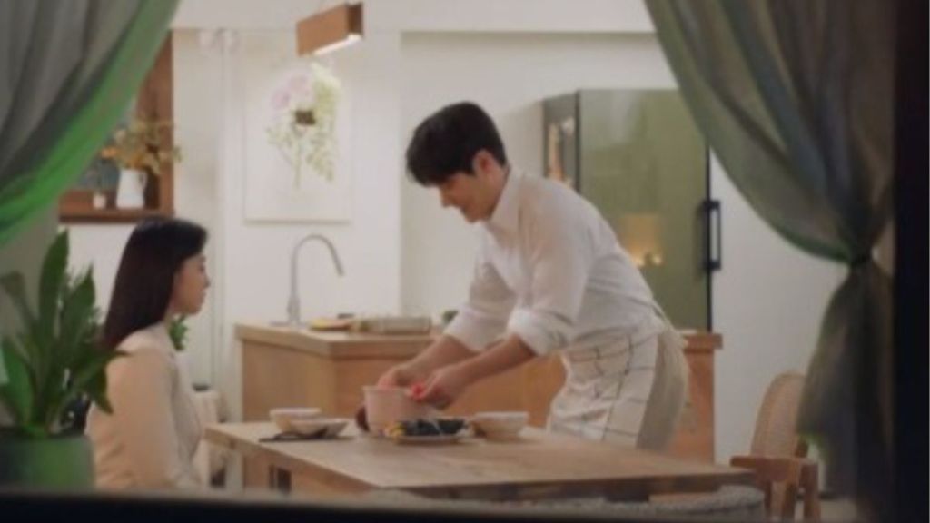 Soo-Ji and Woo-Ri Episode 12 Recap & Spoilers: Shin Jung-Yoon Prepares Food for Hahm Eun-Jung