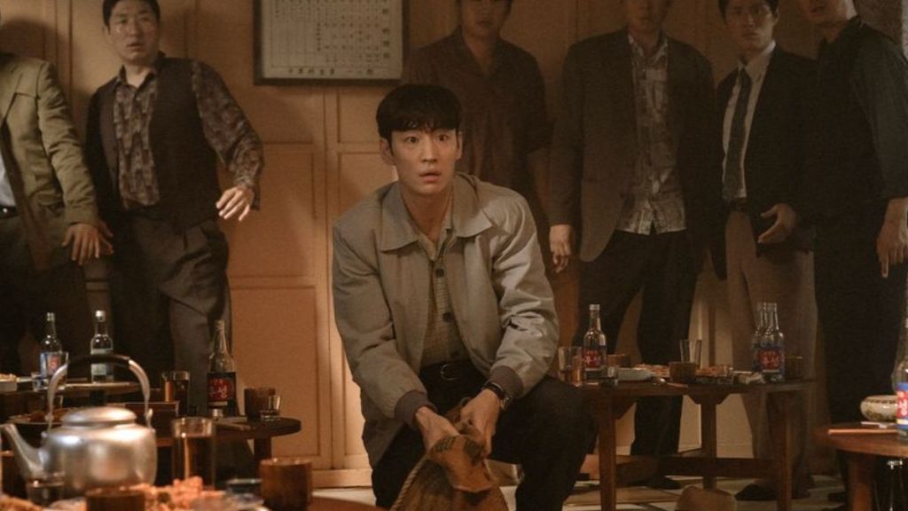 Chief Detective 1958 episode 1 recap & spoilers: Lee Je-Hoon’s Detective Park learns the dark side of his profession