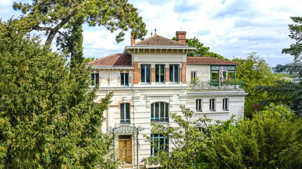 The Parisian Agency: Exclusive Properties Season 4: How Many Episodes & When Do New Episodes Come Out?