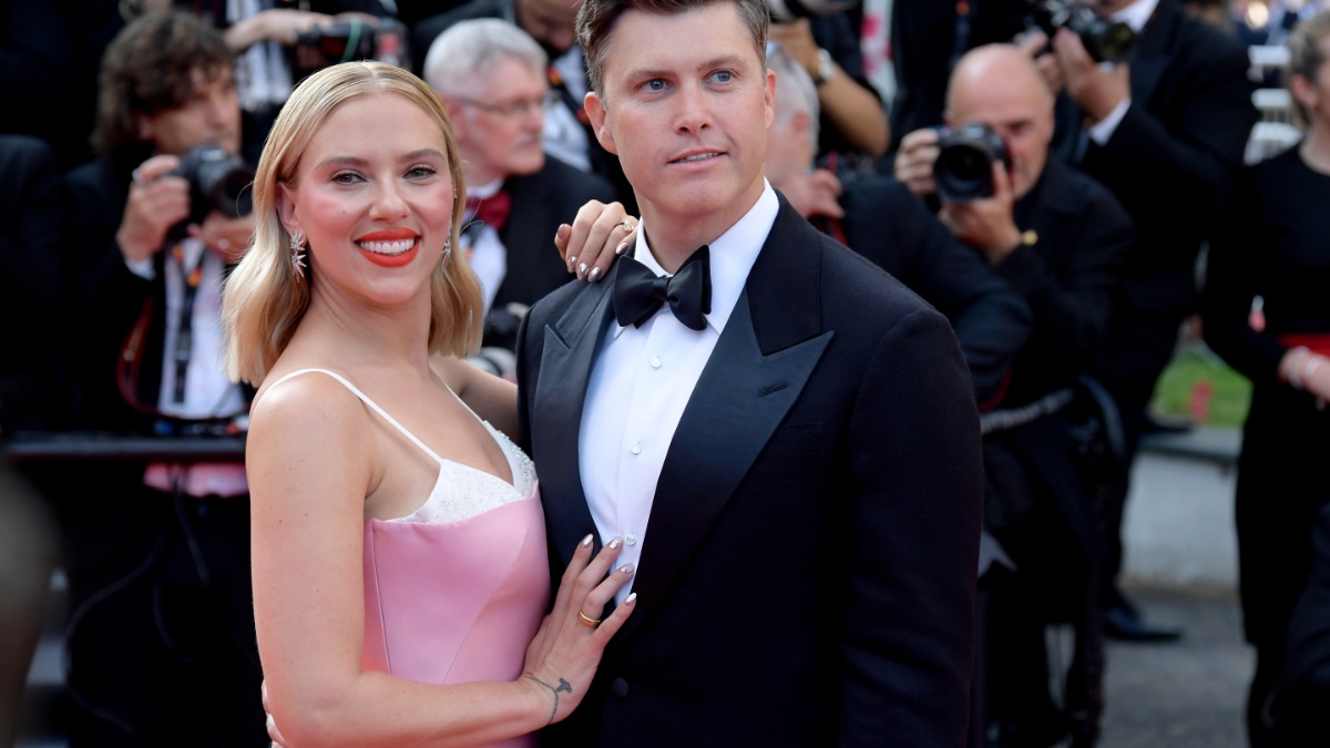 Who Is Scarlett Johansson’s Husband? Colin Jost's Age, Height & How
