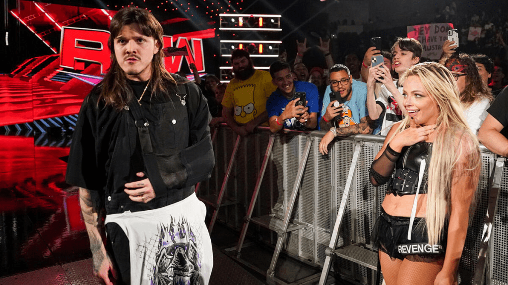 Dominik Mysterio helps Liv Morgan to retain her title on WWE RAW