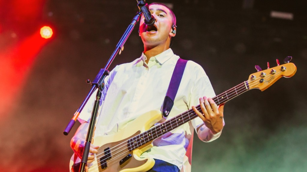 Who Is Calum Hood Dating? Girlfriend & Relationship History