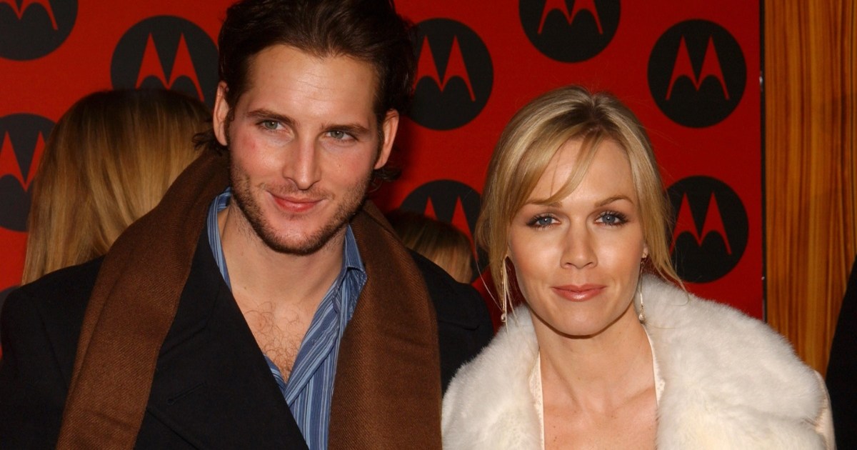 Jennie Garth Thanks Ex Peter Facinelli for Helping Her Amid LA Fire