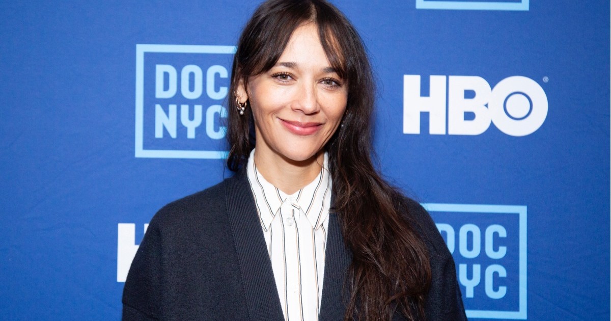 Who Is Rashida Jones’ Boyfriend? Ezra Koenig’s Job & Relationship History