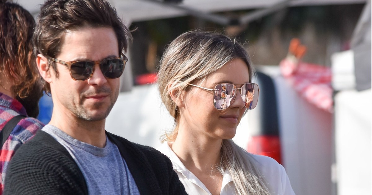 Ali Fedotowsky-Manno Announces Husband Kevin’s Thyroid Cancer Diagnosis