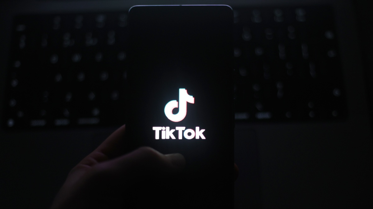 What Does '6-7' Mean on TikTok? Trend Explained