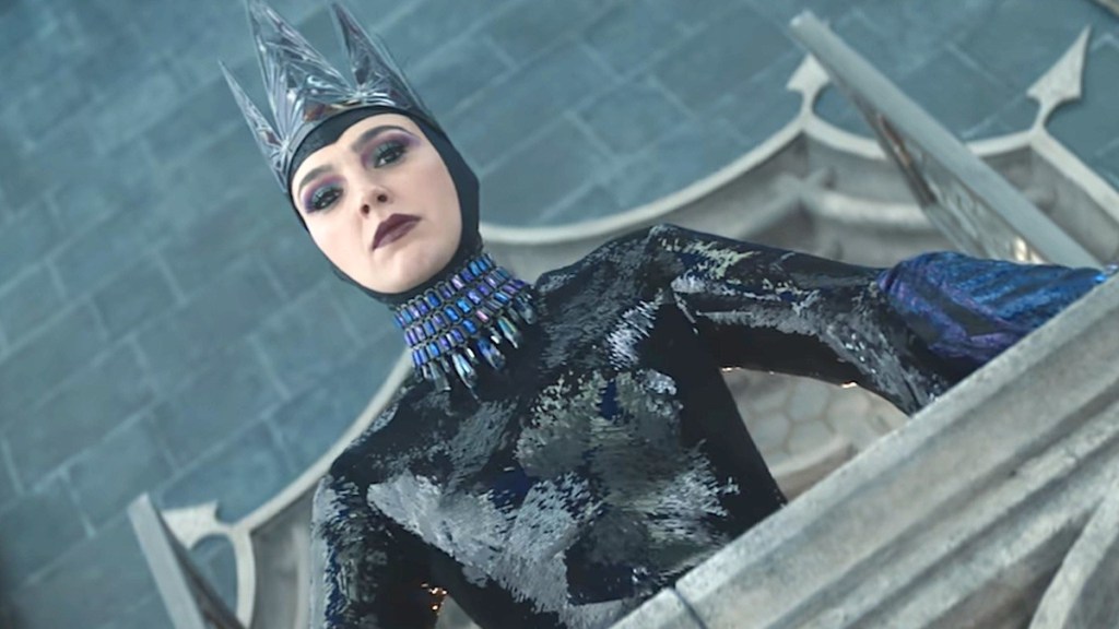 Does Gal Gadot Sing or Lip Sync in Snow White?