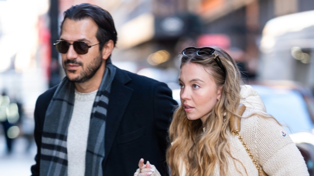 Fans Think Sydney Sweeney Split With Jonathan Davino For Her Career