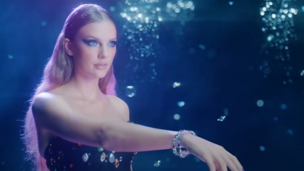 Fans Think Taylor Swift Will Star in The Bodyguard Remake