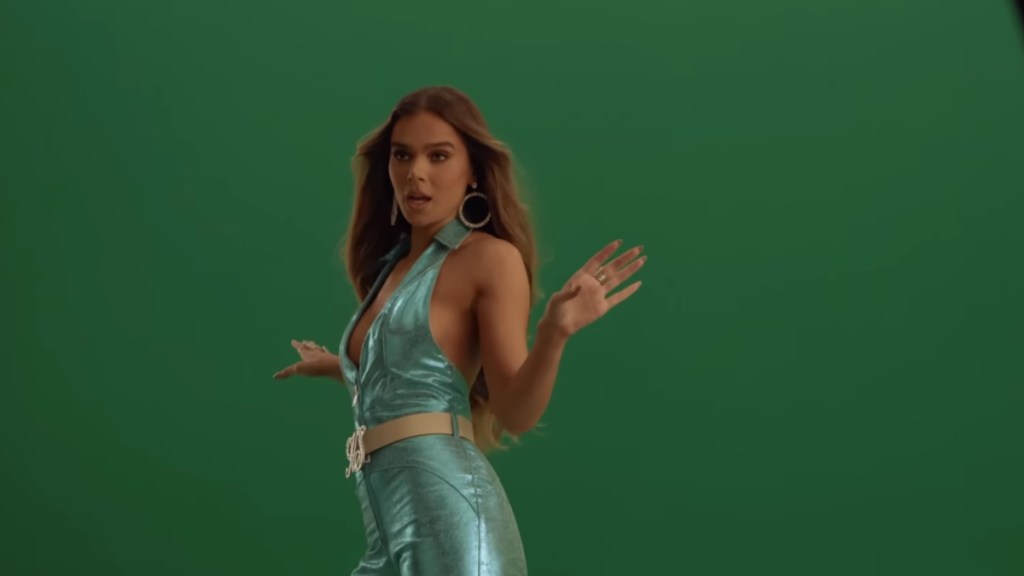 Hailee Steinfeld Net Worth 2025: How Much Money Does She Make?