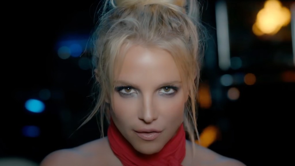 Britney Spears Apology for Smoking on Plane Explained