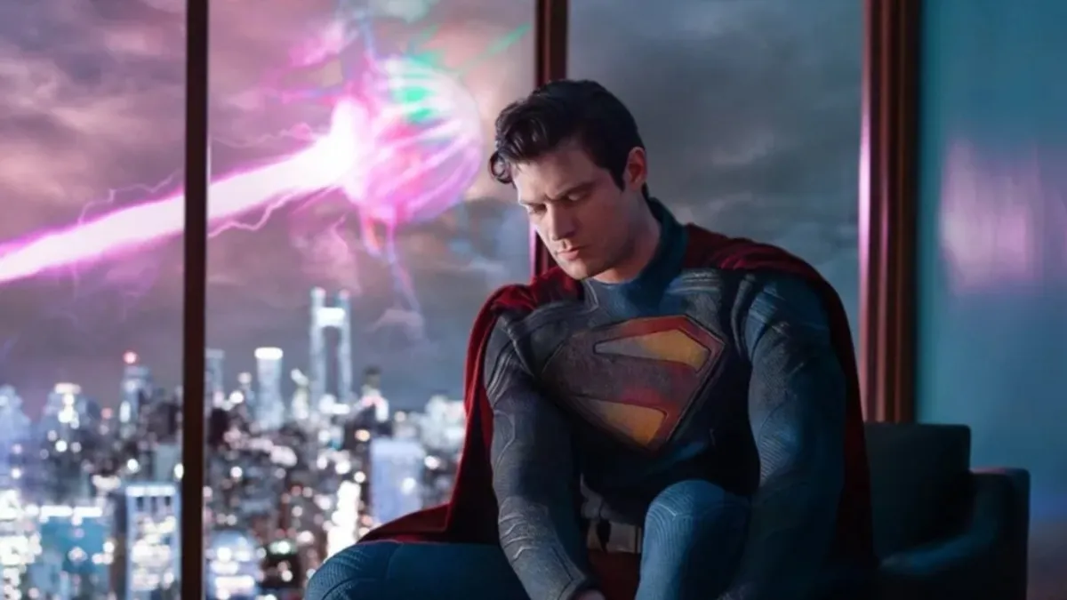 DCU Timeline With Superman, Lanterns & Supergirl Confirmed