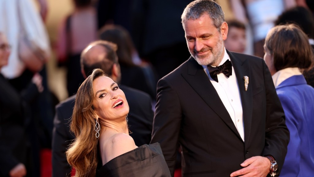 Who Is Mariska Hargitay's Husband? Peter Hermann's Kids & Relationship History