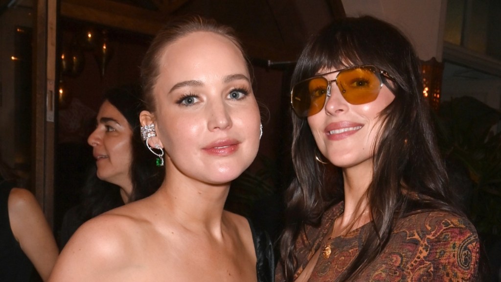Dakota Johnson & Jennifer Lawrence Enjoy Night Out in NYC