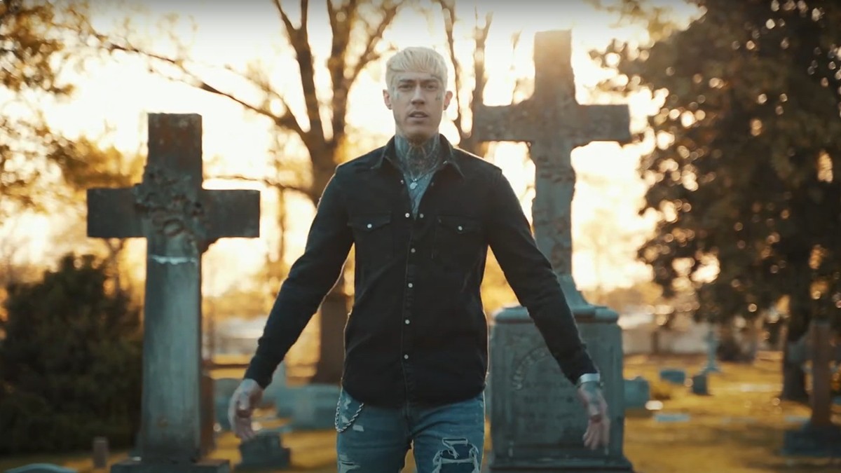 Trace Cyrus Slams Billy Ray Cyrus for Missing Funeral Trace Cyrus Slams Billy Ray Cyrus for Missing Funeral